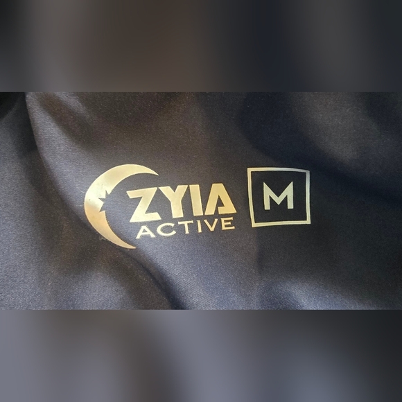 Zyia Active Navy With Rainbow Stripes Windbreaker Size Medium - Picture 5 of 12